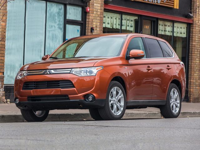 2014 Mitsubishi Outlander ES