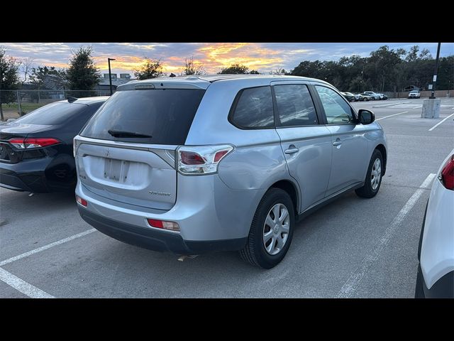 2014 Mitsubishi Outlander ES