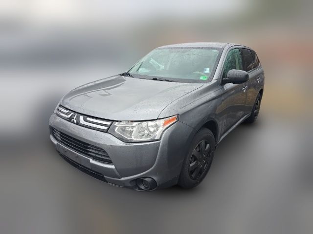 2014 Mitsubishi Outlander ES