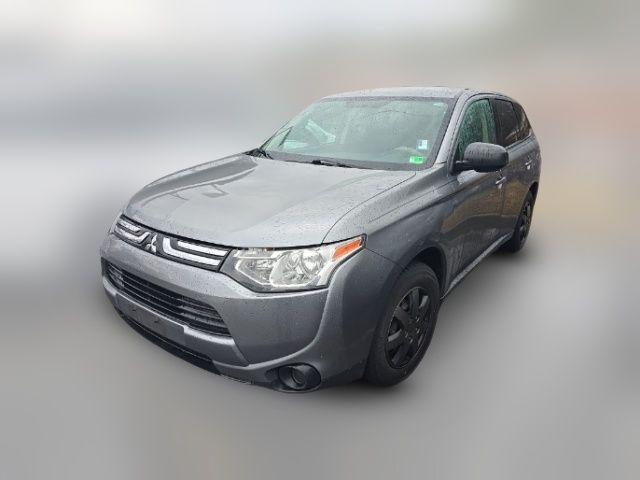 2014 Mitsubishi Outlander ES