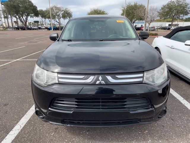 2014 Mitsubishi Outlander ES