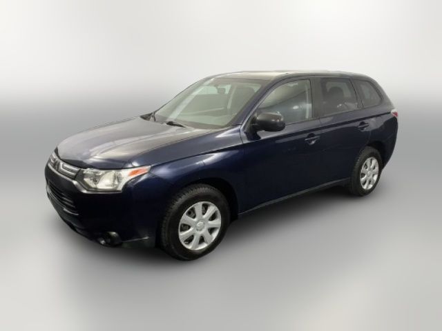 2014 Mitsubishi Outlander ES