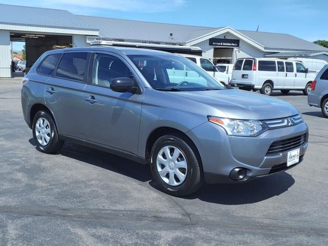 2014 Mitsubishi Outlander ES