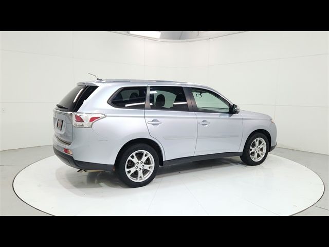 2014 Mitsubishi Outlander SE