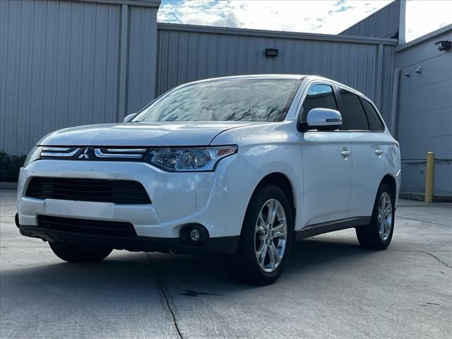 2014 Mitsubishi Outlander SE