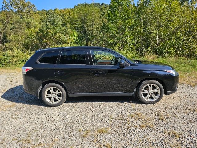 2014 Mitsubishi Outlander SE