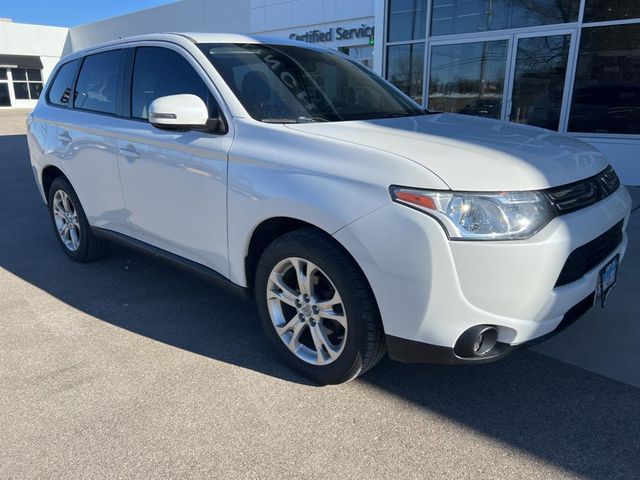 2014 Mitsubishi Outlander SE