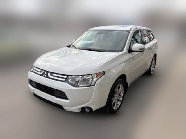 2014 Mitsubishi Outlander SE