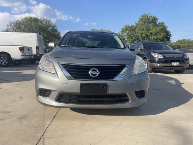 2014 Nissan Versa SV