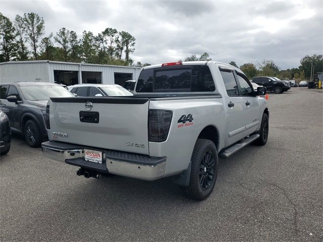 2014 Nissan Titan SV