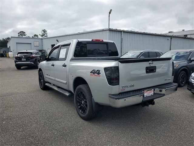 2014 Nissan Titan SV