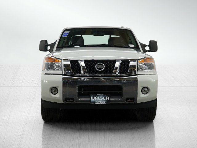 2014 Nissan Titan SV