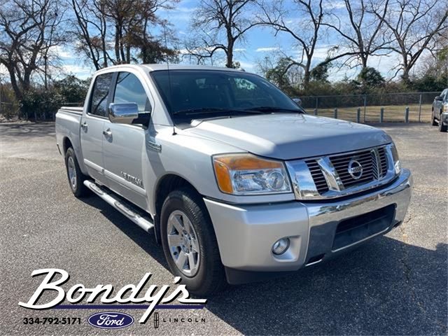 2014 Nissan Titan SV