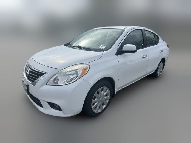 2014 Nissan Versa SV