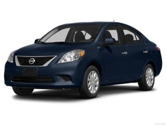 2014 Nissan Versa SV