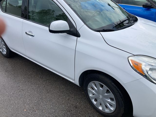 2014 Nissan Versa SV