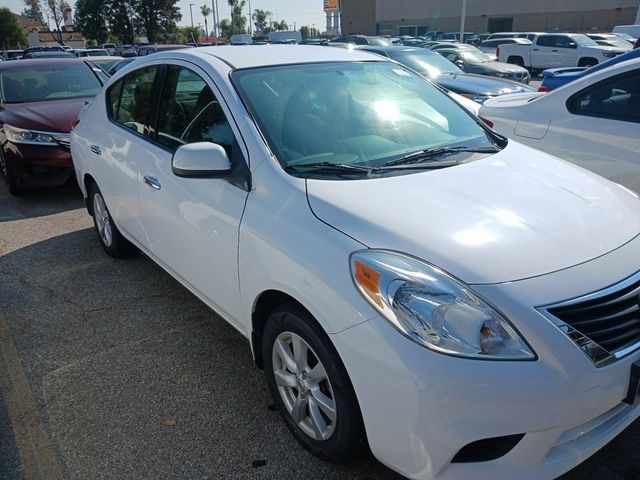 2014 Nissan Versa SV