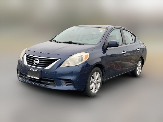 2014 Nissan Versa SV