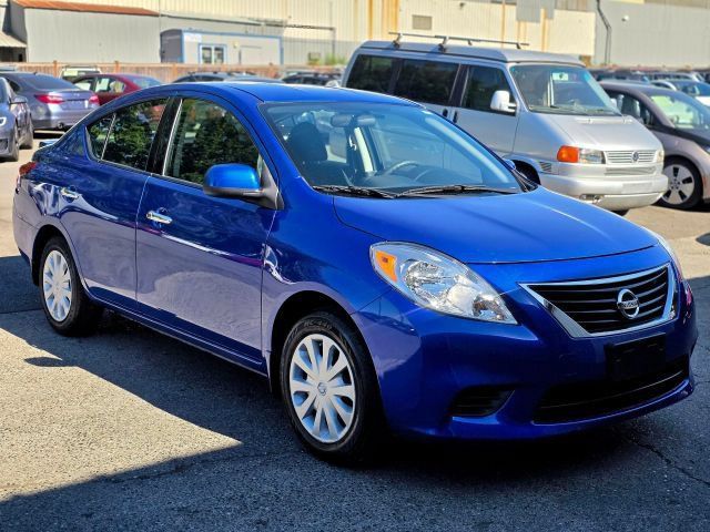 2014 Nissan Versa SV