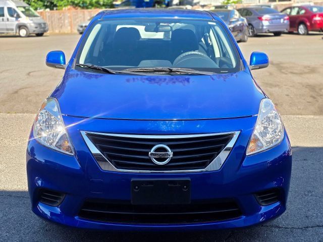 2014 Nissan Versa SV