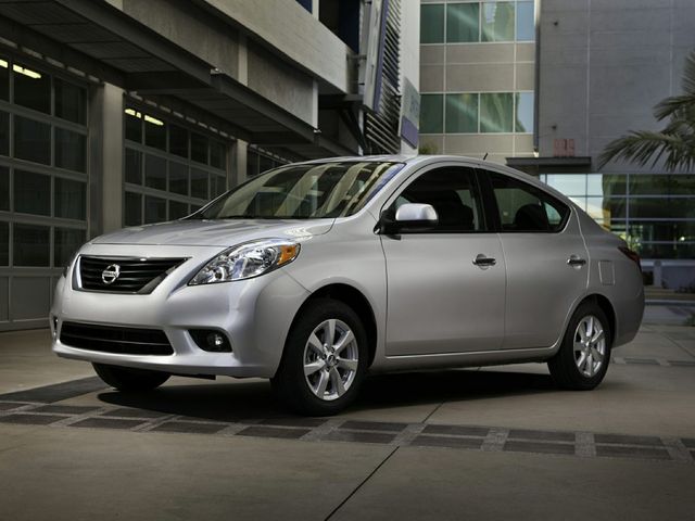 2014 Nissan Versa SV