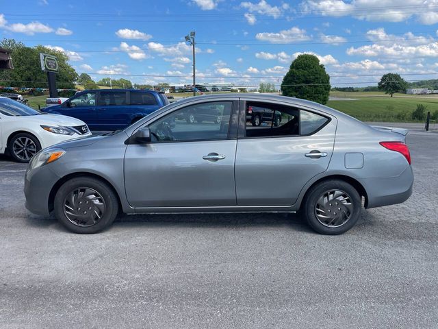 2014 Nissan Versa SV