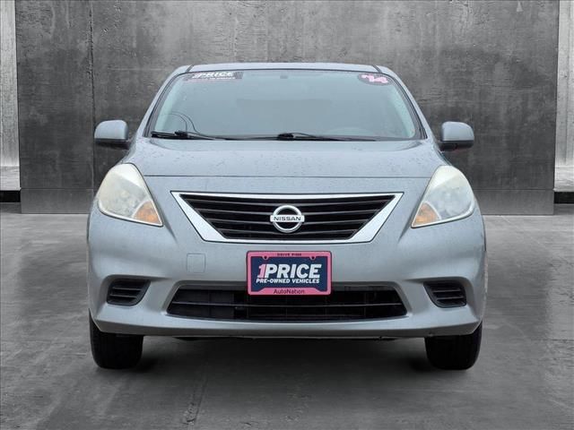 2014 Nissan Versa SV