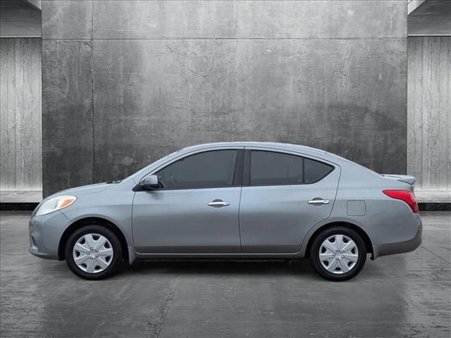 2014 Nissan Versa SV