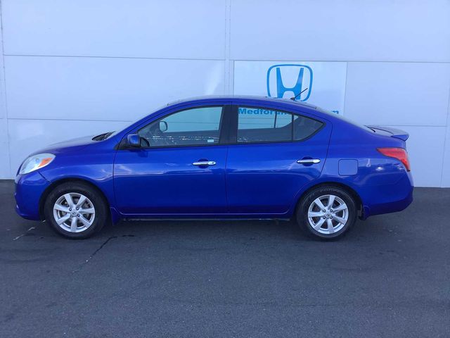 2014 Nissan Versa SV