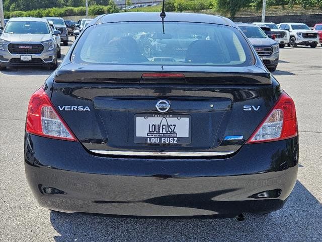 2014 Nissan Versa SV