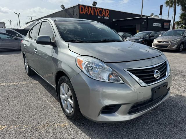 2014 Nissan Versa SV