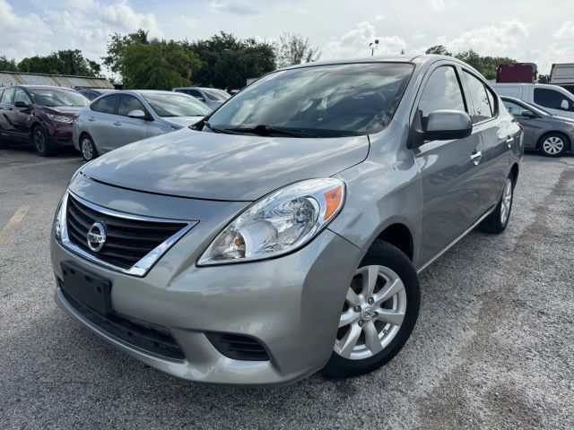 2014 Nissan Versa SV