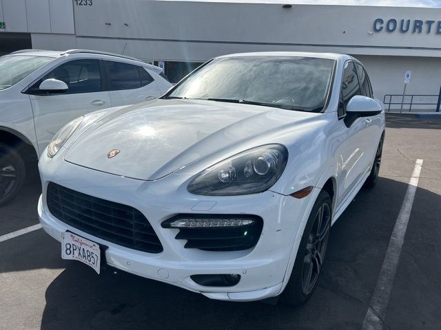 2014 Porsche Cayenne GTS