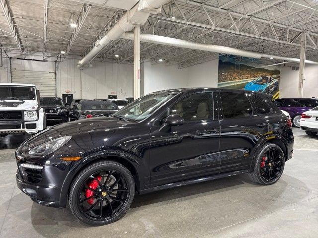 2014 Porsche Cayenne GTS