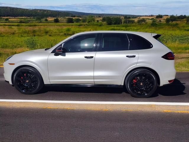 2014 Porsche Cayenne GTS