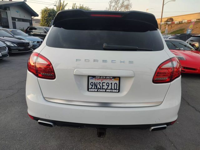 2014 Porsche Cayenne Platinum Edition