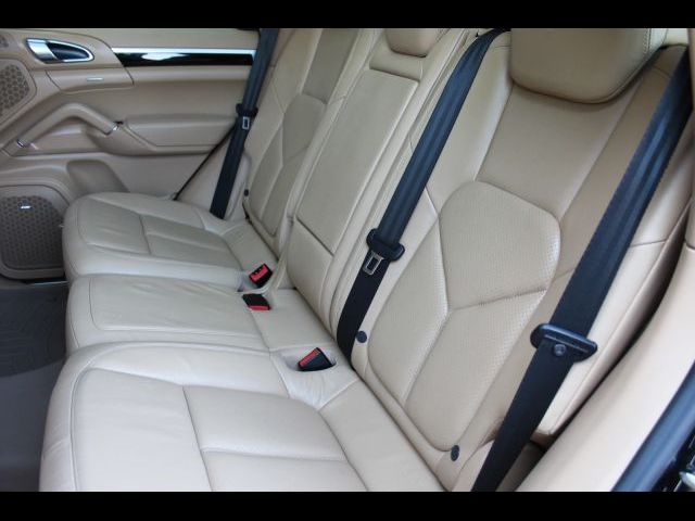 2014 Porsche Cayenne Platinum Edition