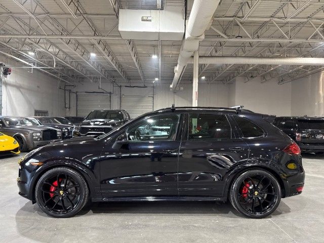 2014 Porsche Cayenne GTS