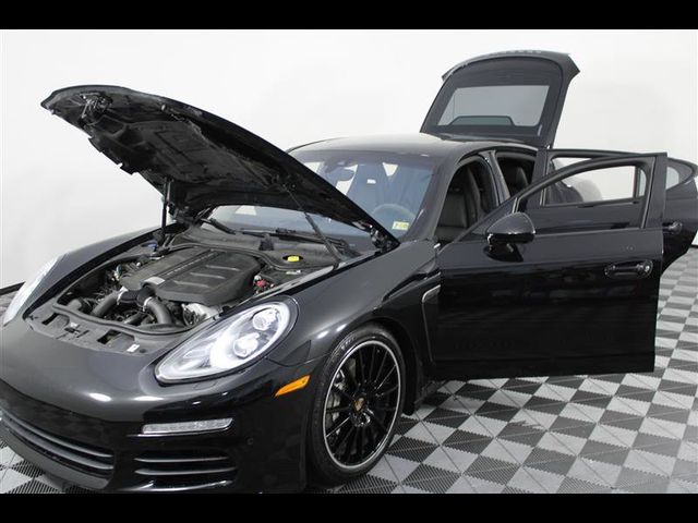 2014 Porsche Panamera 