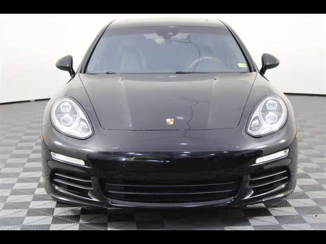 2014 Porsche Panamera 