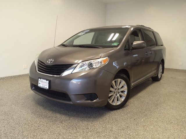 2014 Toyota Sienna LE