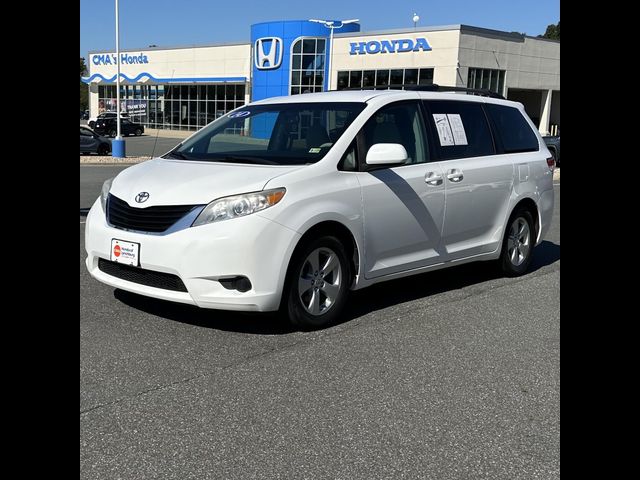 2014 Toyota Sienna LE