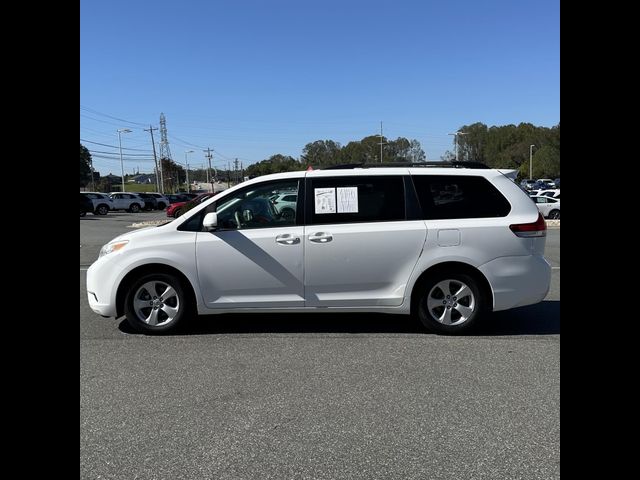 2014 Toyota Sienna LE