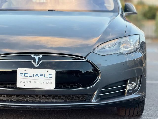 2014 Tesla Model S P85