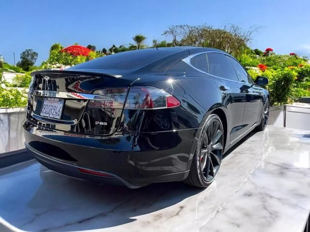 2014 Tesla Model S P85