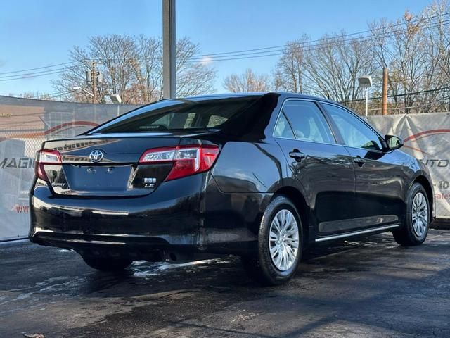 2014 Toyota Camry Hybrid LE