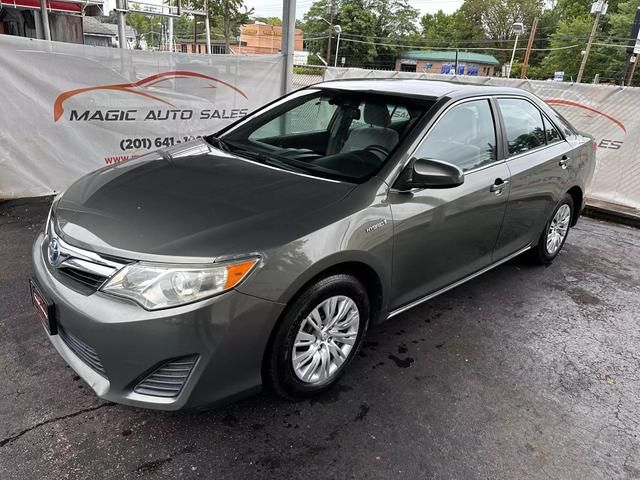 2014 Toyota Camry Hybrid LE