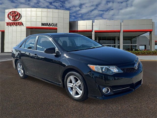 2014 Toyota Camry SE