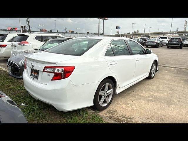 2014 Toyota Camry SE