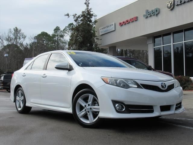 2014 Toyota Camry SE